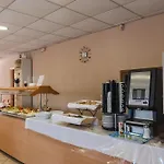 Village Inn Studios & Family Apartments